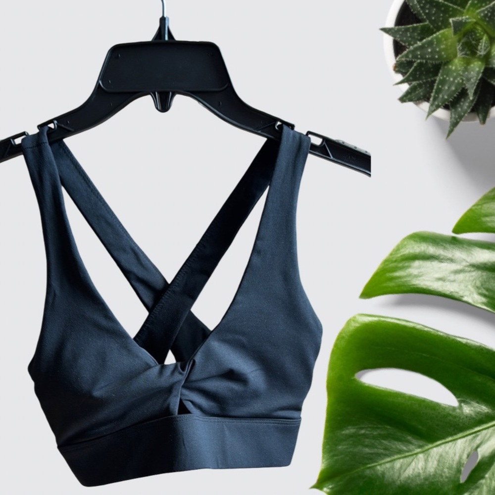 Fabletics Oasis sports bra